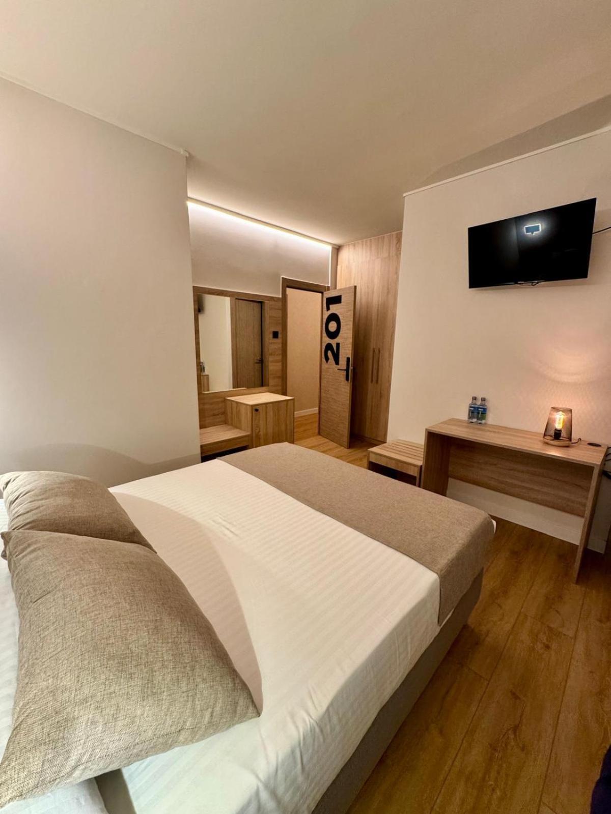 Miramar Suites Sada Eksteriør billede